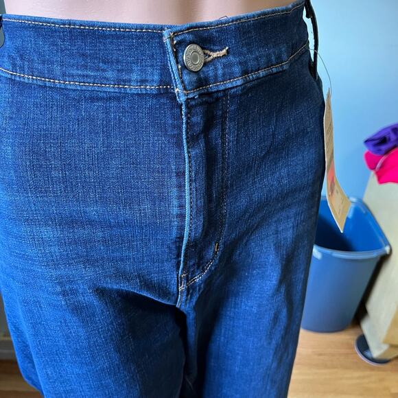 Levi’s 725 High Rise Bootcut Jeans 24W Sculpt Support Hypersoft Sustainable - Picture 2 of 6